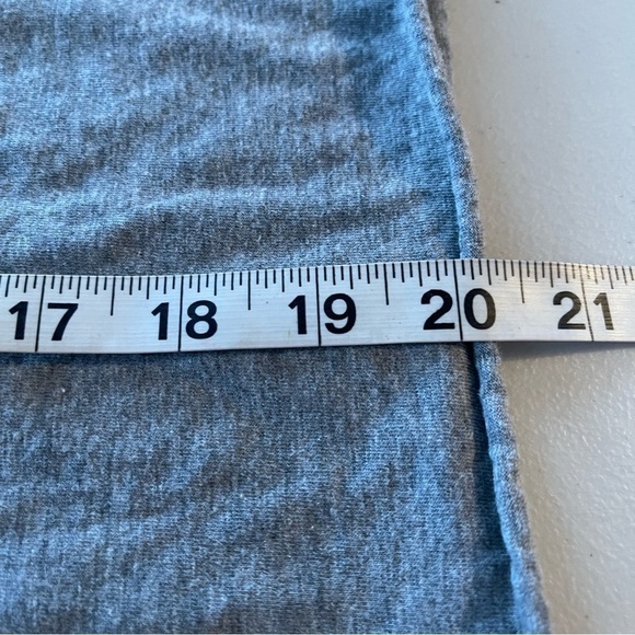 Friends Central Perk gray tank graphic tee size medium - Picture 8 of 9